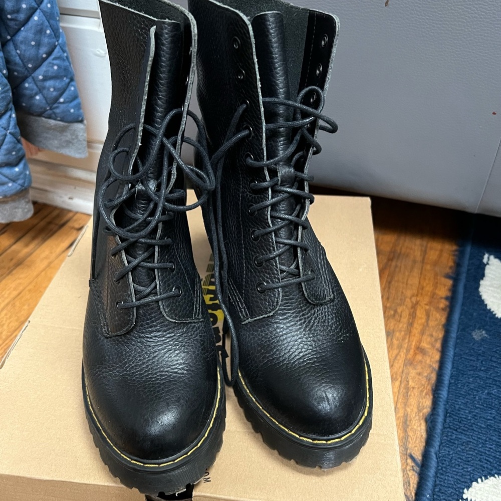 Dr. Martens Kendra Boots
